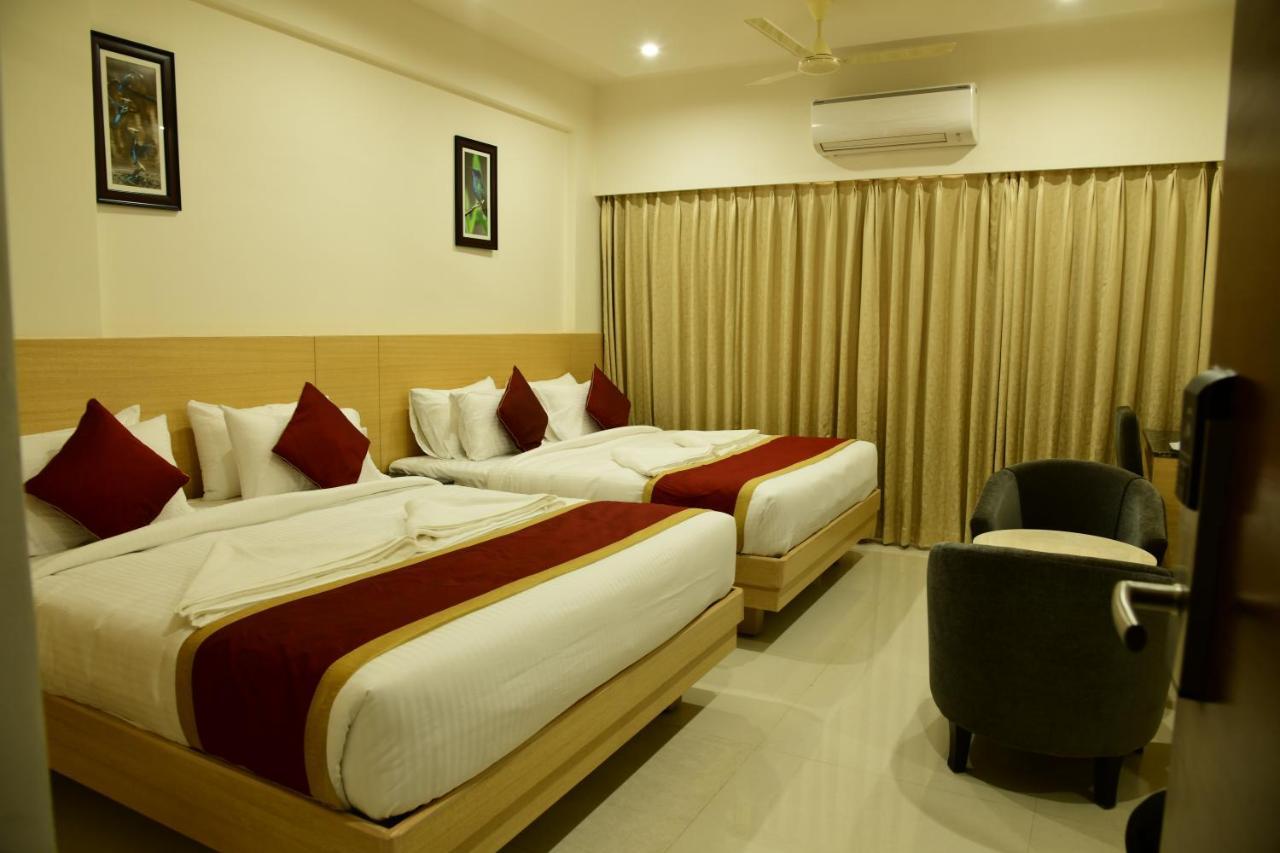 Hotel U.T.Elite Bangalore Exterior foto